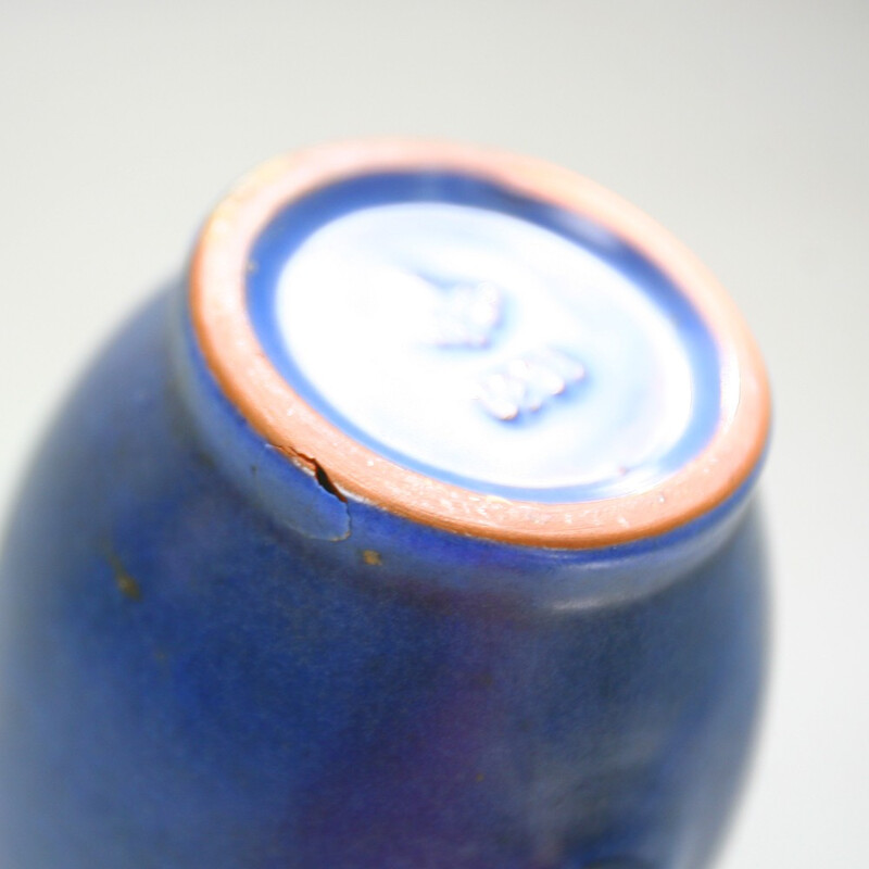 Vase bleu en céramique produit par Majolika Karlsruhe - 1960