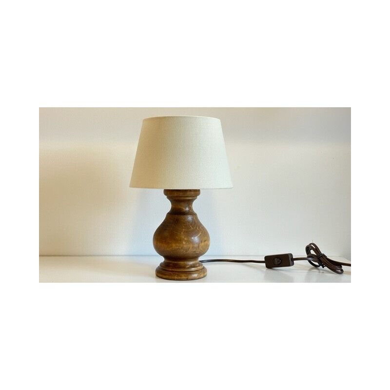 Vintage gedraaide houten landelijke lamp