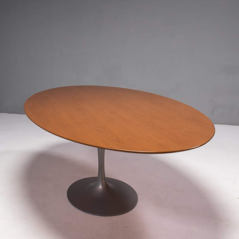 Vintage oak wooden oval dining table by Eero Saarinen for Knoll