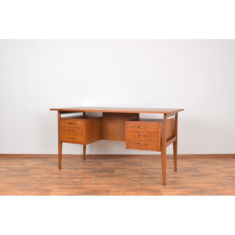 Mid-century Danish freestanding oakwood desk, 1960s