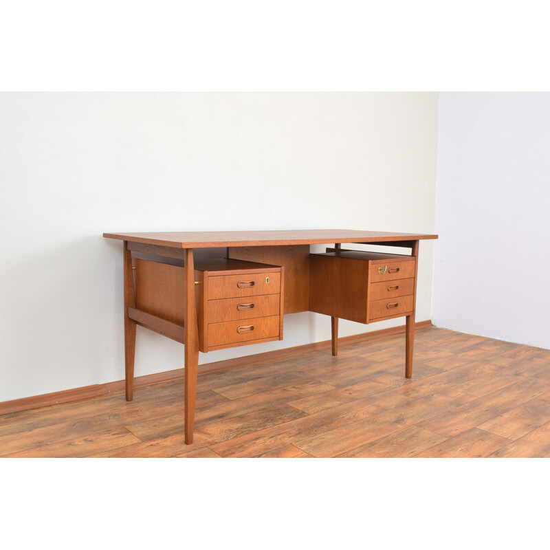 Mid-century Danish freestanding oakwood desk, 1960s