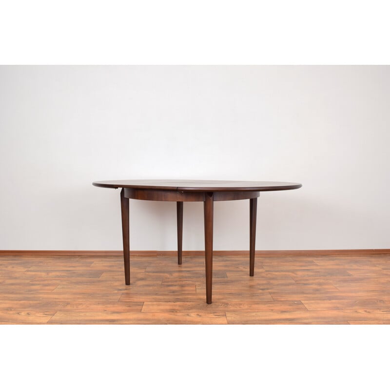 Mid-eeuwse Deense walnoten eettafel, 1960