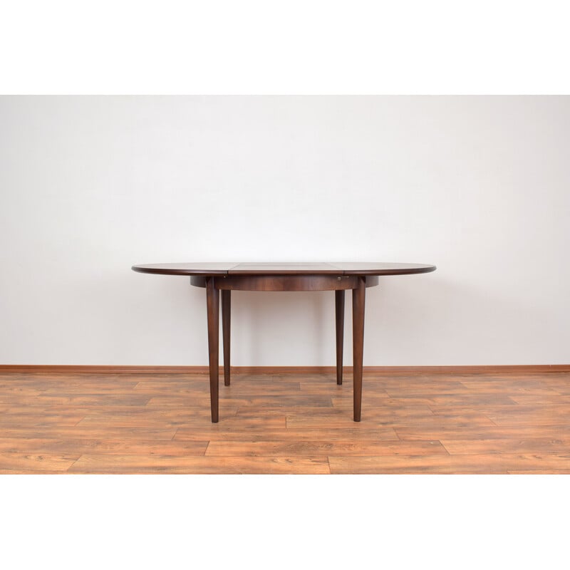 Mid-eeuwse Deense walnoten eettafel, 1960