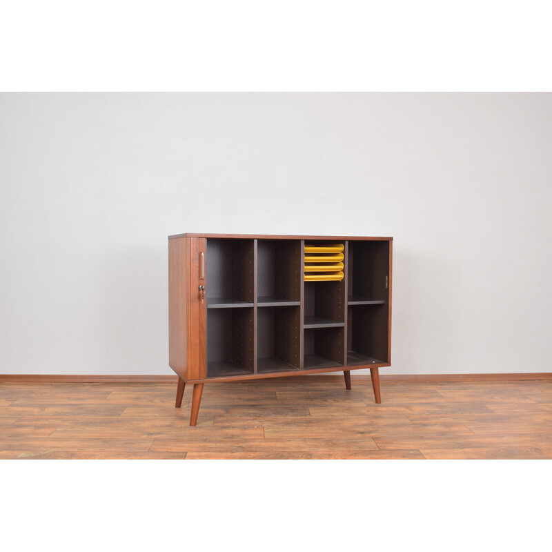 Credenza danese di metà secolo con ante a tamburo in teak, anni '60