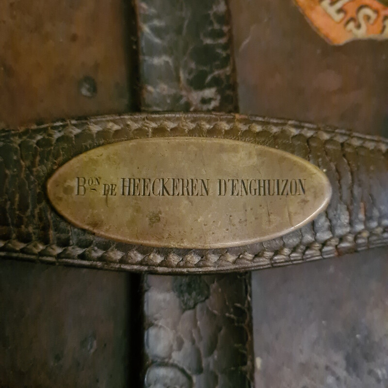Caixa de couro e chapéus de latão vintage de Jcob van Heckeren tot Enghuizen