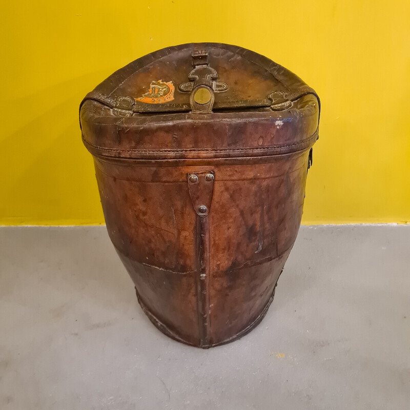 Vintage leather and brass hat box by Jcob van Heckeren tot Enghuizen