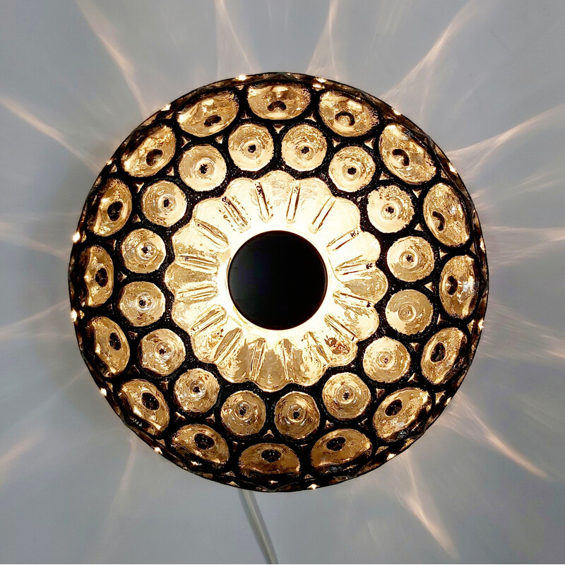 Middeleeuwse ijzeren ring en glazen plafondlamp van Limburg, Duitsland 1960