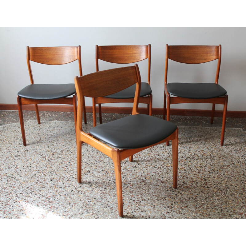 P.E. 1960s Jorgensen 4 chairs - Set of
