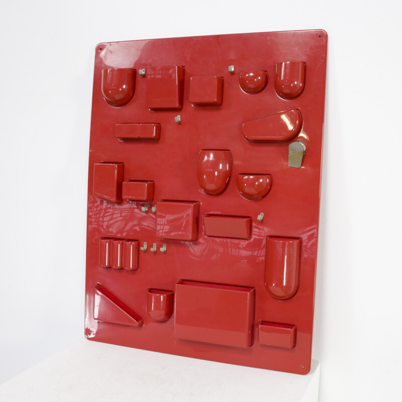 Panneau mural pour ustensiles rouge en plastique modèle Utensilo1 de Dorothee Maurer-Becker produit par Ingo Maurer - 1970