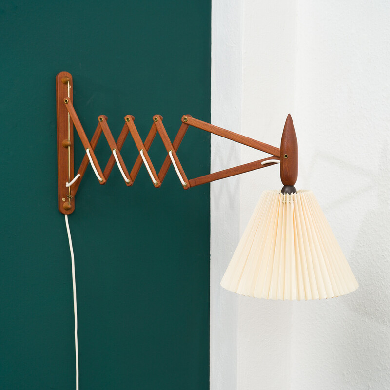 Vintage teakhouten schaar wandlamp van Le Klint, Denemarken 1960