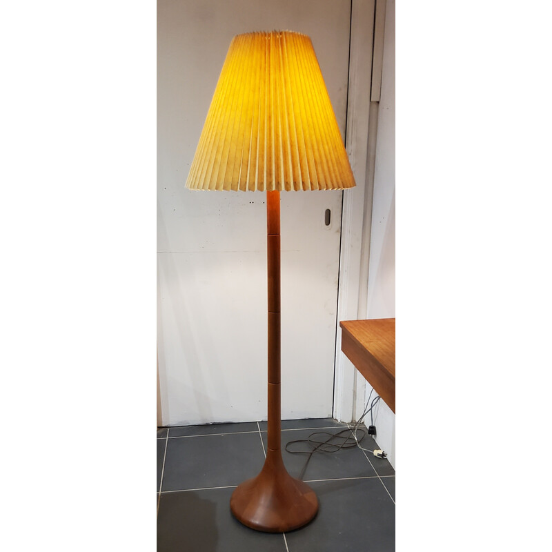 Vintage floor lamp in solid wood and pleated paper, Denmark 1970s