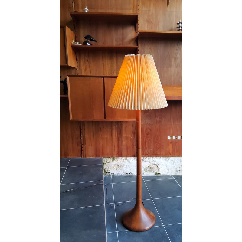 Vintage floor lamp in solid wood and pleated paper, Denmark 1970s