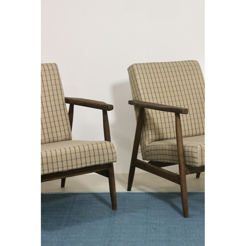 Ein Paar Vintage-Sessel aus Holz und kariertem Stoff von Henryk Lis, 1970