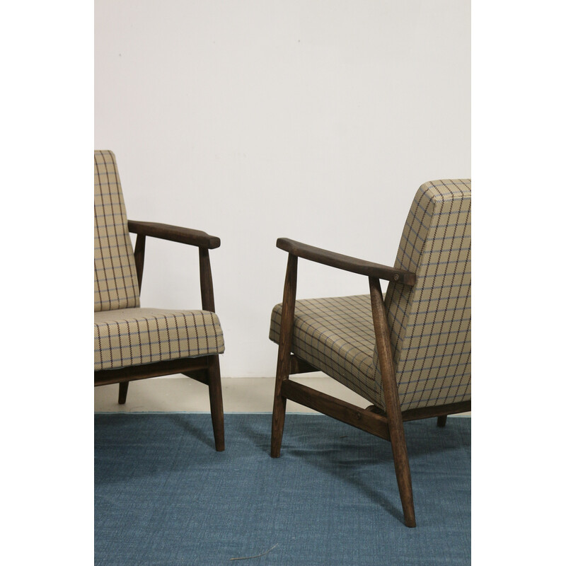 Paar vintage houten en geruite stoffen fauteuils van Henryk Lis, 1970
