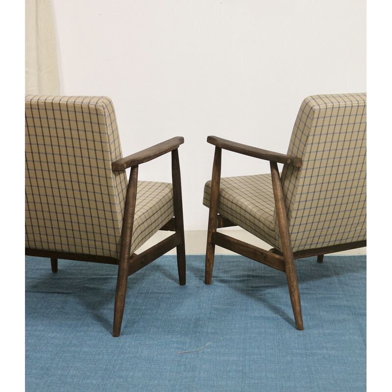 Ein Paar Vintage-Sessel aus Holz und kariertem Stoff von Henryk Lis, 1970
