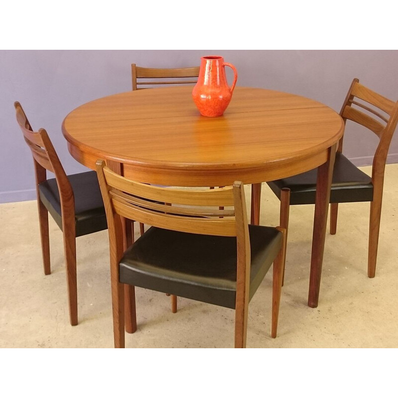 Scandinavian extensible dining table in teak - 1960s