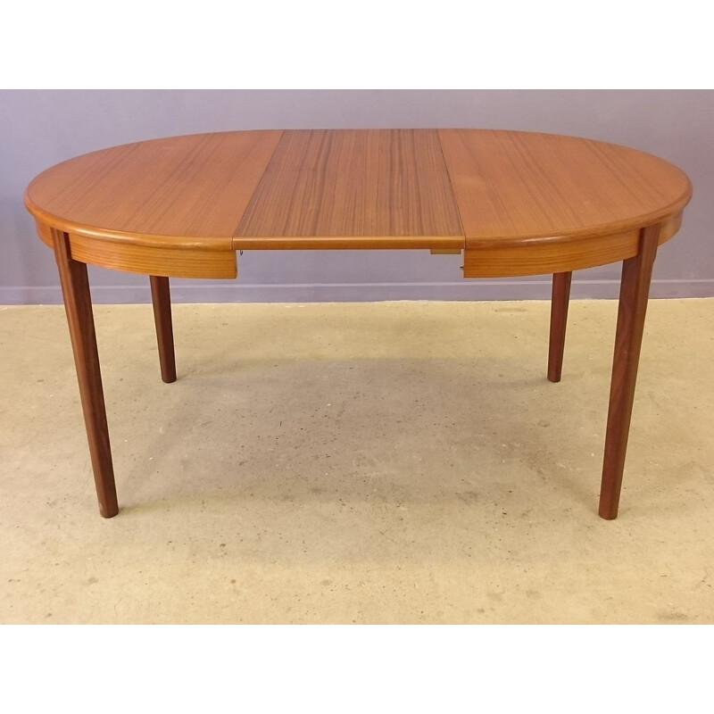 Scandinavian extensible dining table in teak - 1960s