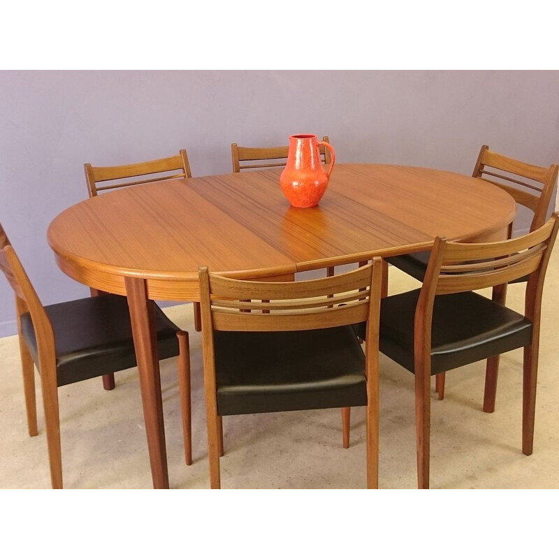 Scandinavian extensible dining table in teak - 1960s