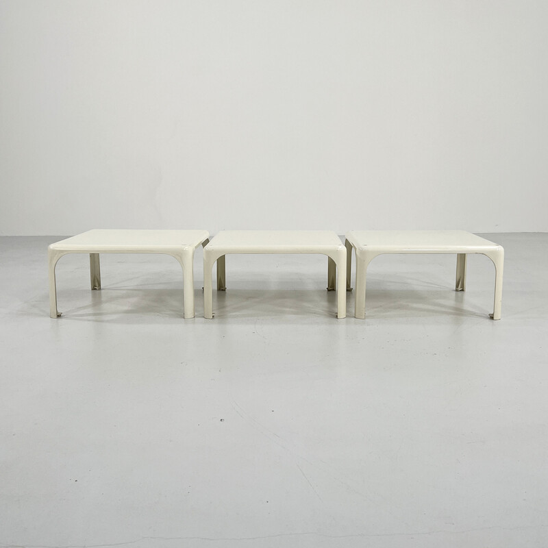 Vintage Demetrio 45 Nesting tables in wit plastic van Vico Magistretti voor Artemide, 1970.