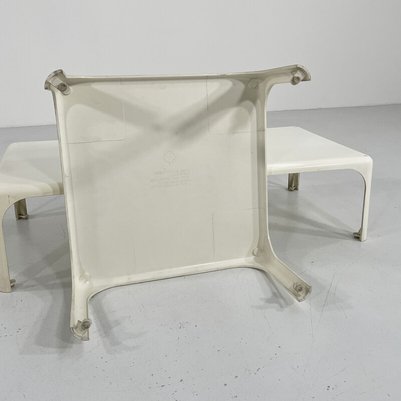 Vintage Demetrio 45 mesas de nidificação em plástico branco por Vico Magistretti para Artemide, 1970s