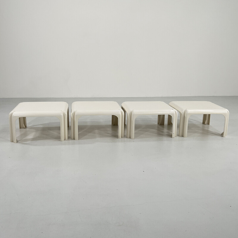 Set di 4 tavolini vintage Elena impilabili in plastica bianca di Vico Magistretti per Artemide, anni '70