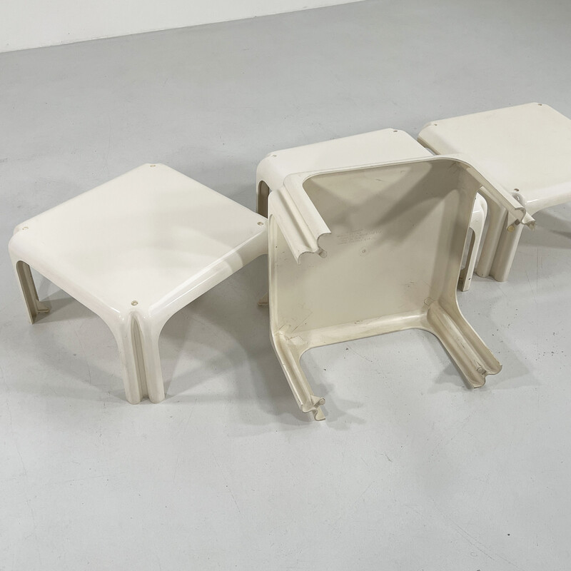 Ensemble de 4 tables empilables vintage Elena en plastique blanc par Vico Magistretti pour Artemide, 1970