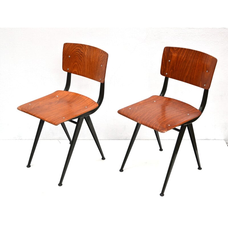 Chair model Result by Friso Kramer - 1960s