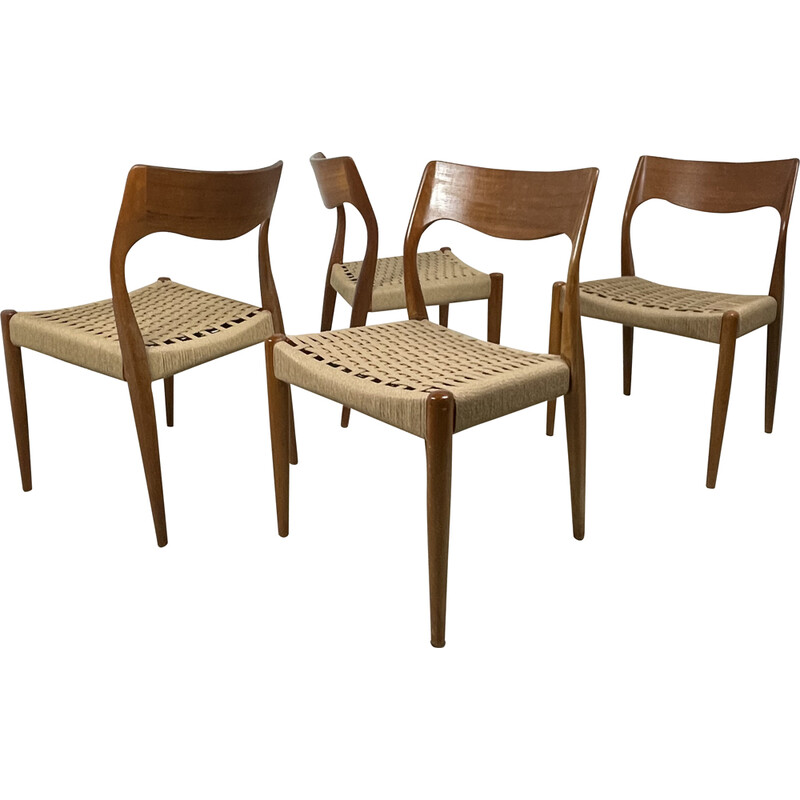 Ensemble de 4 chaises vintage modèle 71 en teck par Niels Otto Moller