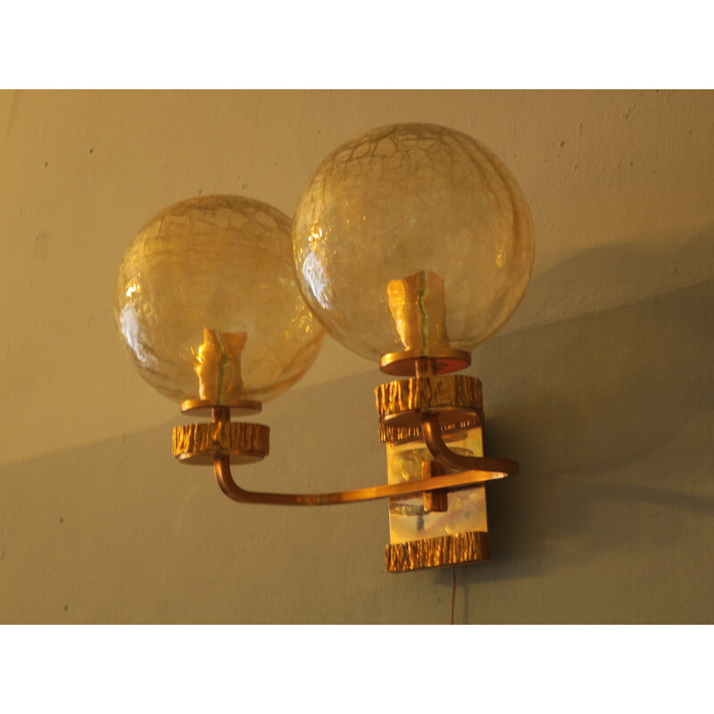 Lampada da parete doppia in ottone e vetro vintage con sovrapposizione di oro di Angelo Brotto per Isperia, anni '70