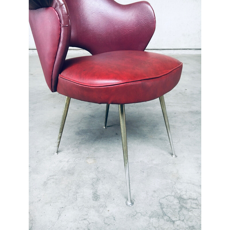 Par de cadeiras de secretária vintage em pele de borgonha, metal e latão, Itália 1950