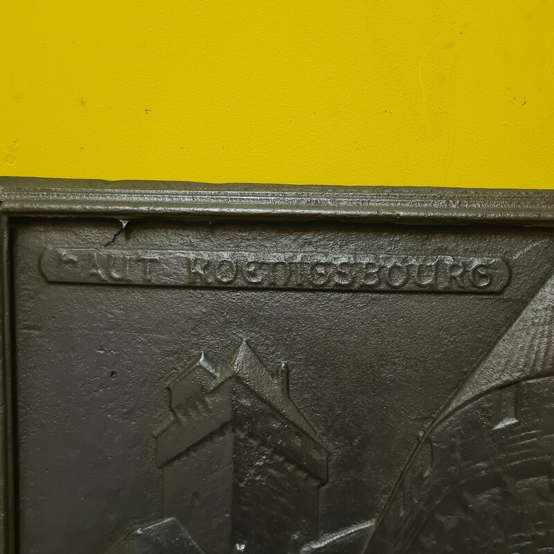 Fireback em ferro fundido francês vintage com uma imagem do Haut Koenigsbourg