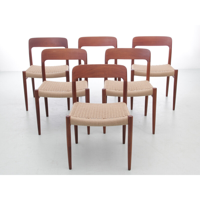 Set of 6 Scandinavian vintage chairs model 75 in teak by Niels O. Møller