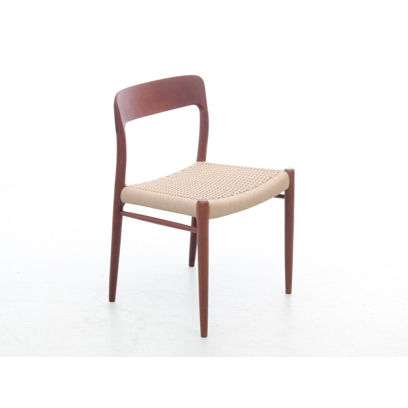 Set of 6 Scandinavian vintage chairs model 75 in teak by Niels O. Møller