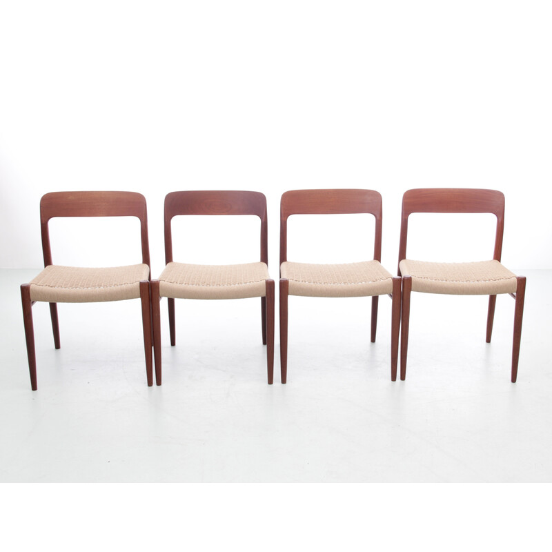 Set van 4 Scandinavische vintage stoelen model 66 in teakhout van Niels O. Møller
