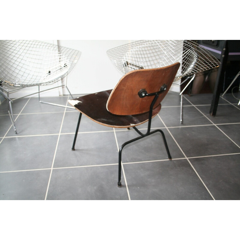 "LCM" chair in cow skin, Charles & Ray EAMES - 1970s