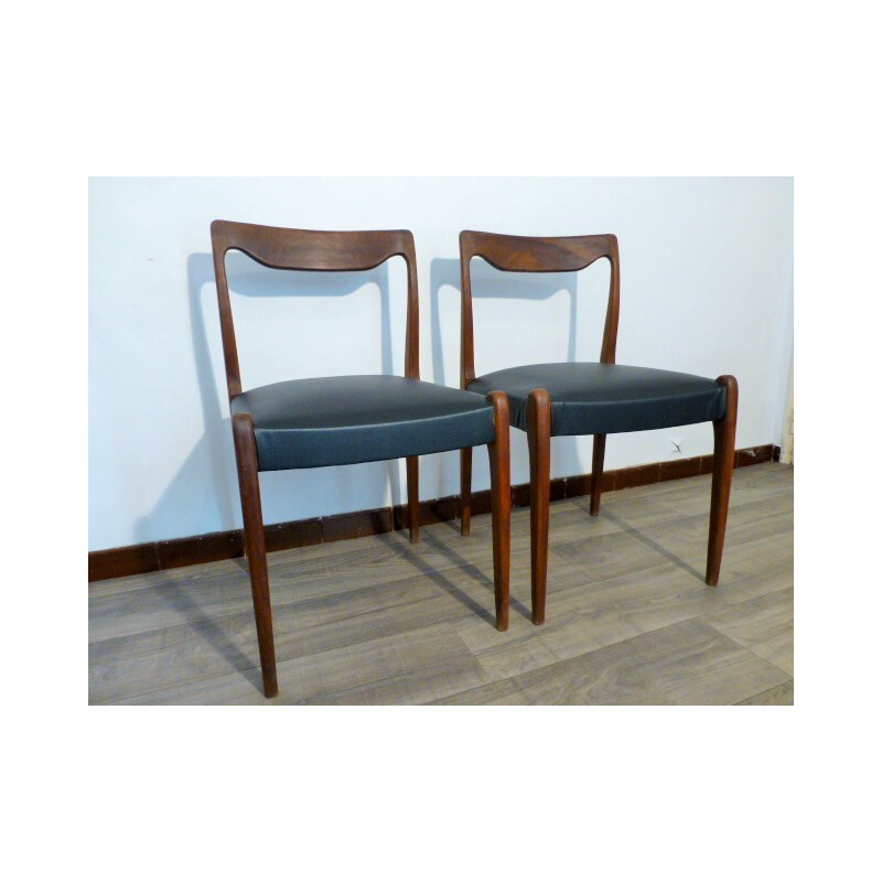 Paire de chaises scandinaves en simili cuir noir - 1960