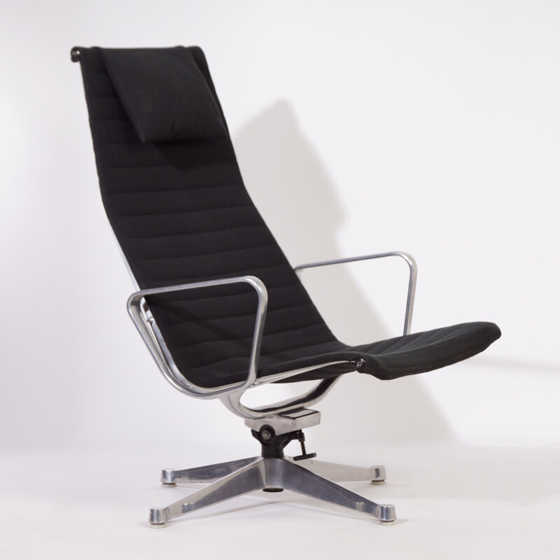 Fauteuil lounge EA124 par Charles and Ray Eames pour Herman Miller - 1950