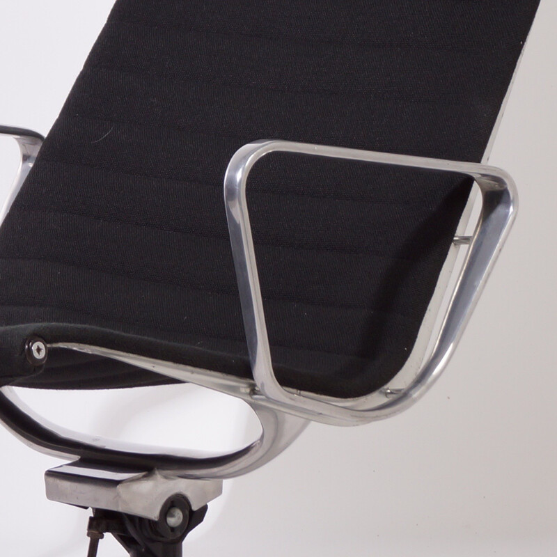 EA124 Lounge Chair by Charles and Ray Eames for Herman Miller - 1950s