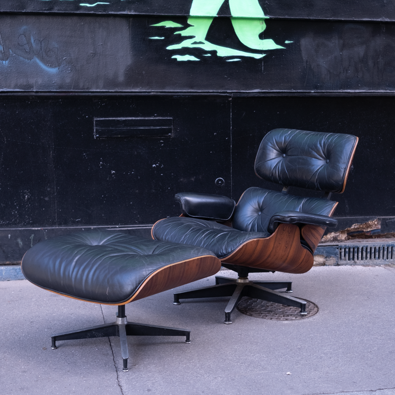 Poltrona e pouf vintage di Charles e Ray Eames per Herman Miller, USA 1976