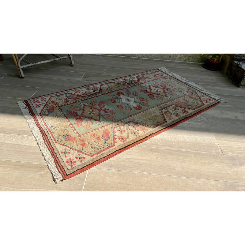 Vintage oriental rug milas, 1980