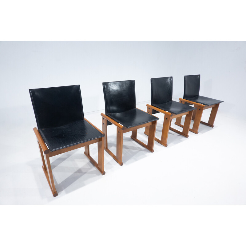 Conjunto de 4 cadeiras vintage de Afra e Tobia Scarpa, Itália Anos 60