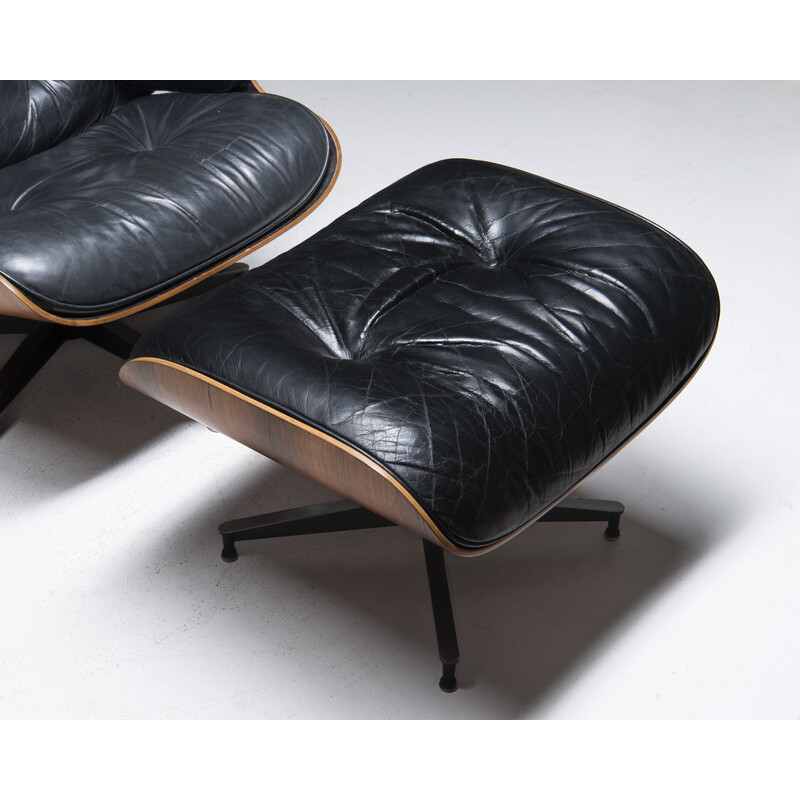 Sedia lounge vintage con poggiapiedi di Ray e Charles Eames per Herman Miller, USA 1977