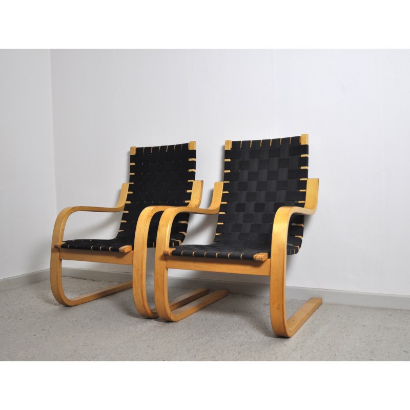 Paar vintage model 406 fauteuils in berkenhout van Alvar Aalto voor Artek