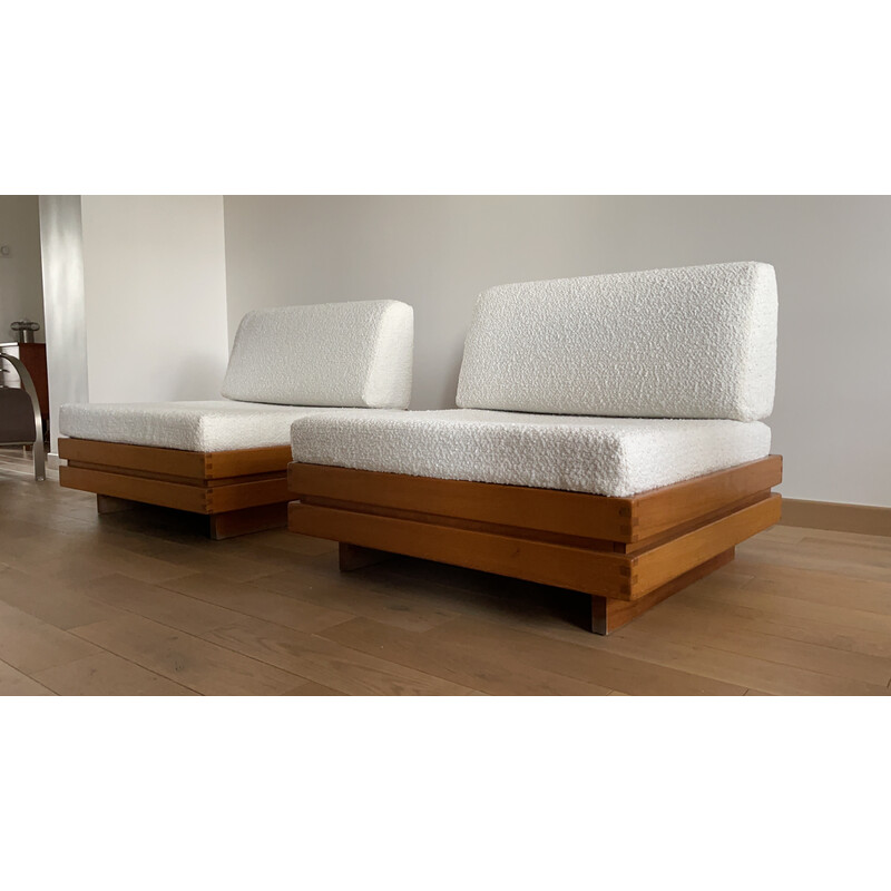 Pareja de sillones vintage de olmo macizo y bouclette de Maison Regain, 1960