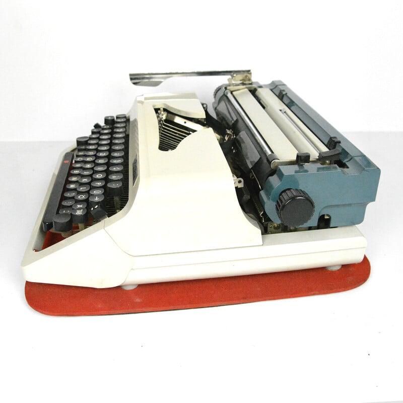 Vintage typewriter Erika for Veb Robotron Rechen- und Schreibtechnik Dresden, Germany 1976s