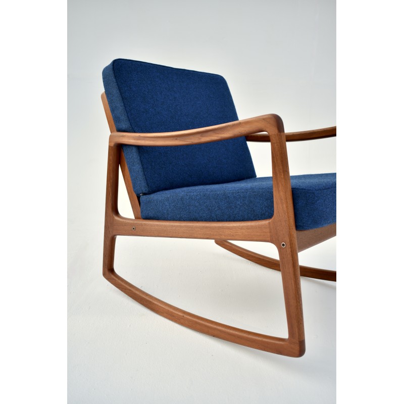 Cadeira de baloiço Vintage em teca e tecido azul de Ole Wanscher para França