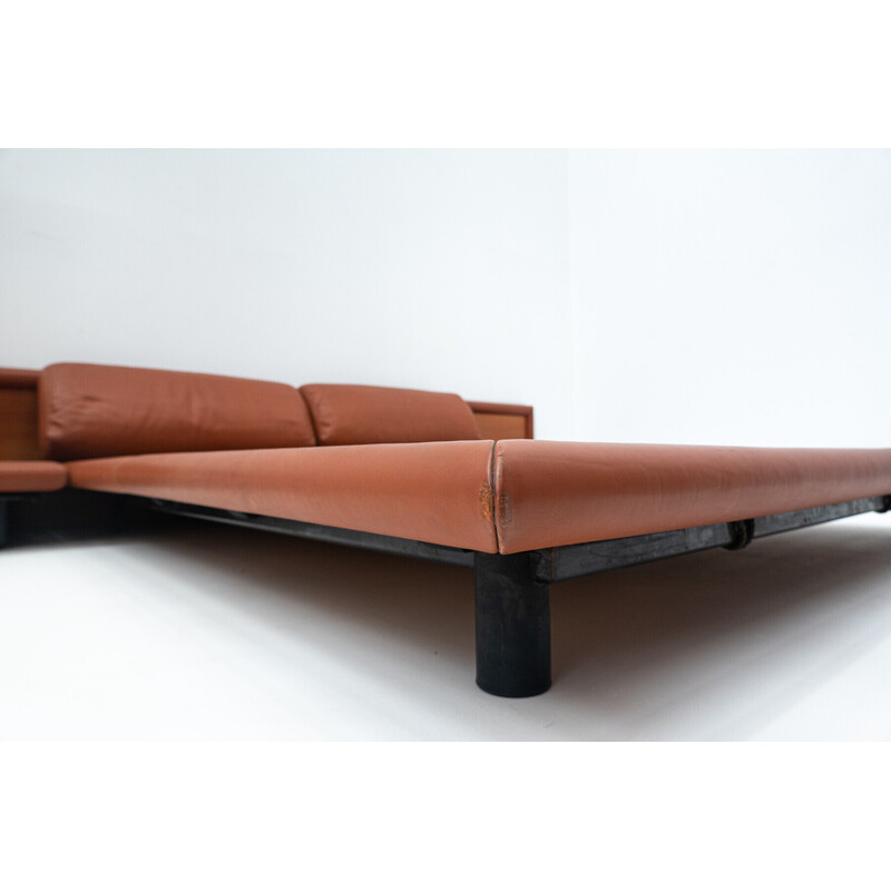 Vintage Morna bed in cognac leather by Afra & Tobia Scarpa for Molteni, Italy 1972s