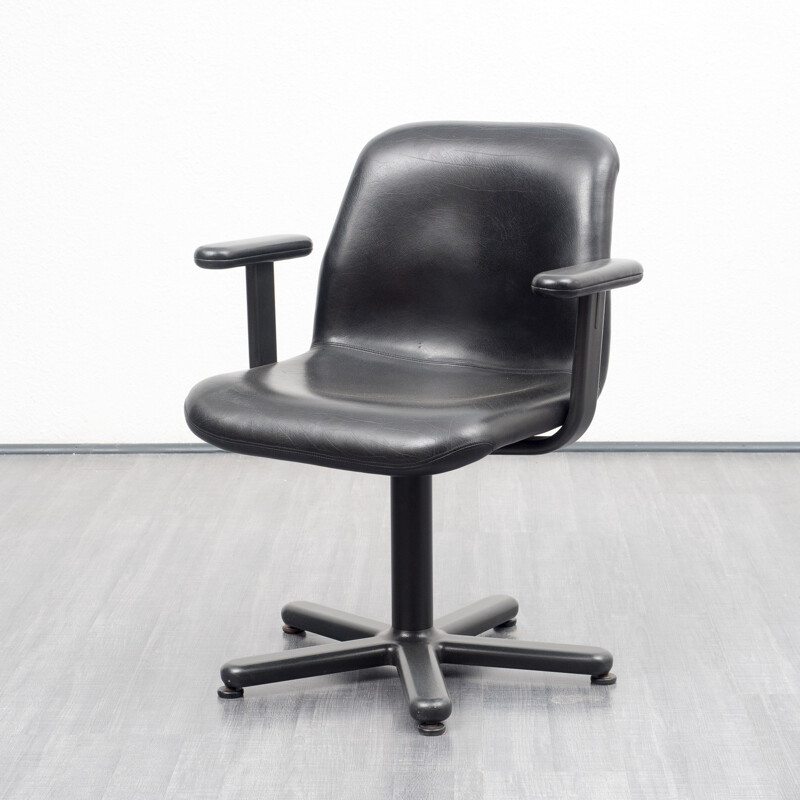 Leather desk armchair in leather produced by Knoll International - 1950s