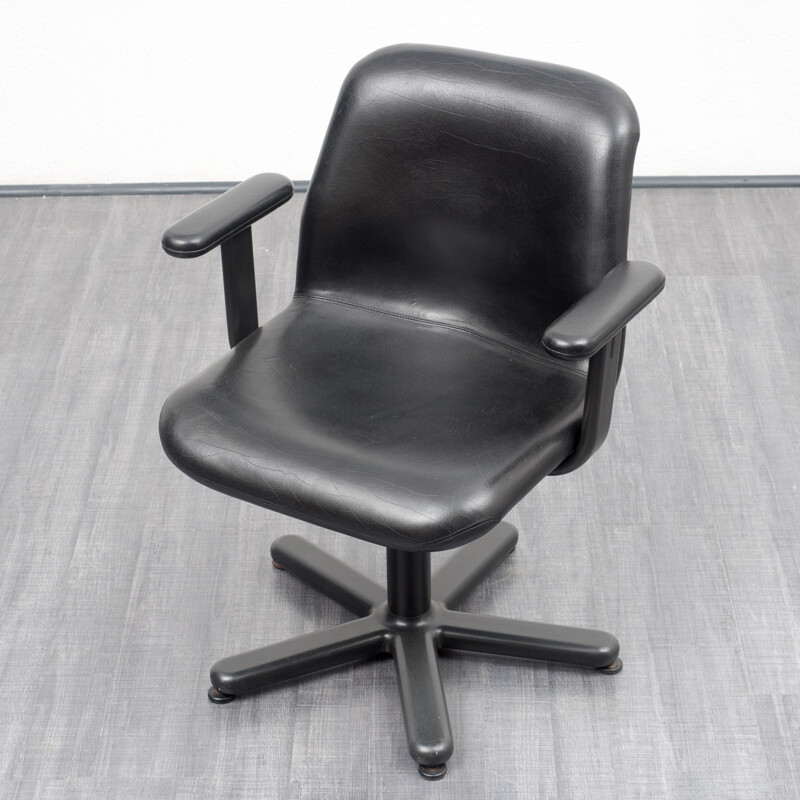 Leather desk armchair in leather produced by Knoll International - 1950s