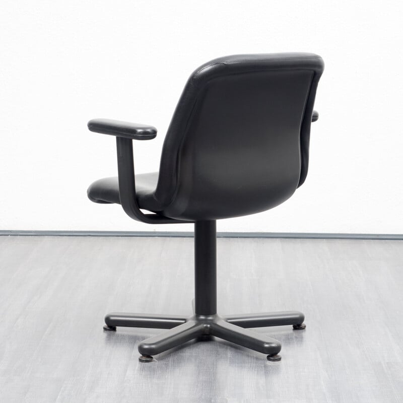 Leather desk armchair in leather produced by Knoll International - 1950s